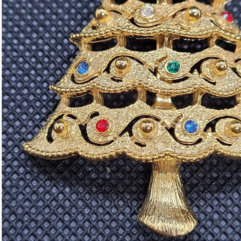 Luxe Vintage Holiday Sparkle Rhinestone Tiered Tree Brooch Gold Tone‎ Elegant